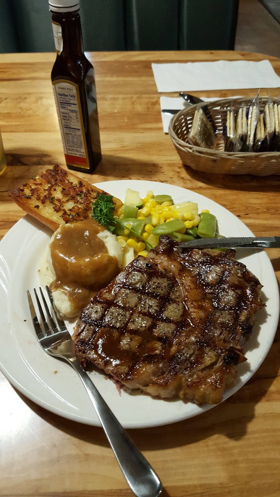 Ridgways Restaurant & Lounge | night club | 2401 E Orangeburg Ave, Modesto, CA 95355, USA | 2095761587 OR +1 209-576-1587