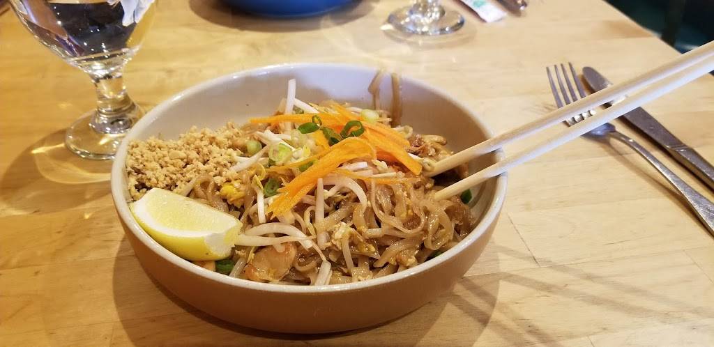 Coco Thai Bistro | restaurant | 231 Haverford Ave, Narberth, PA 19072, USA | 6106677634 OR +1 610-667-7634