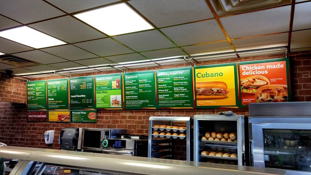 Subway | restaurant | 642 Midland Rd, Janesville, WI 53546, USA | 6087584560 OR +1 608-758-4560