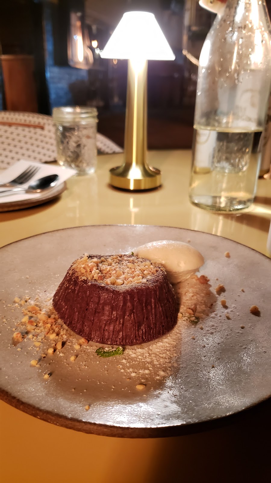 Afterhouse Seafood Bistro & Wine Bar | restaurant | 18 Broad St, Nantucket, MA 02554, USA | 5088255450 OR +1 508-825-5450