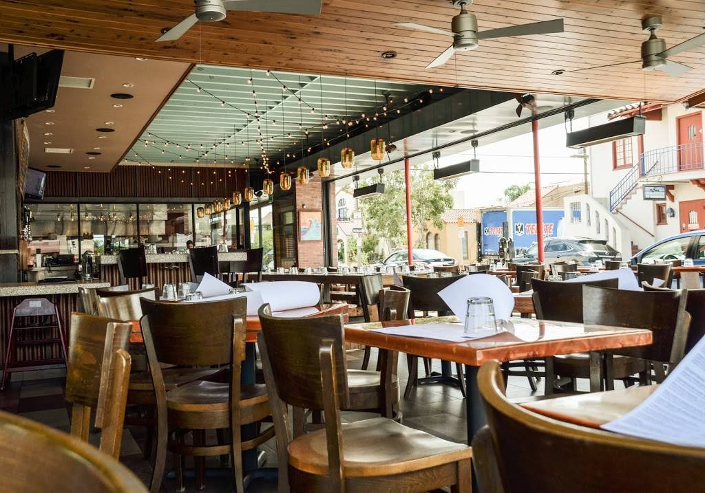 Simmzys | restaurant | 5271 E 2nd St, Long Beach, CA 90803, USA | 5624395590 OR +1 562-439-5590