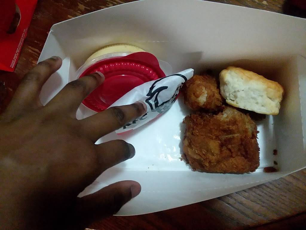 KFC | restaurant | 948 Mason Ave, Daytona Beach, FL 32117, USA | 3862562377 OR +1 386-256-2377