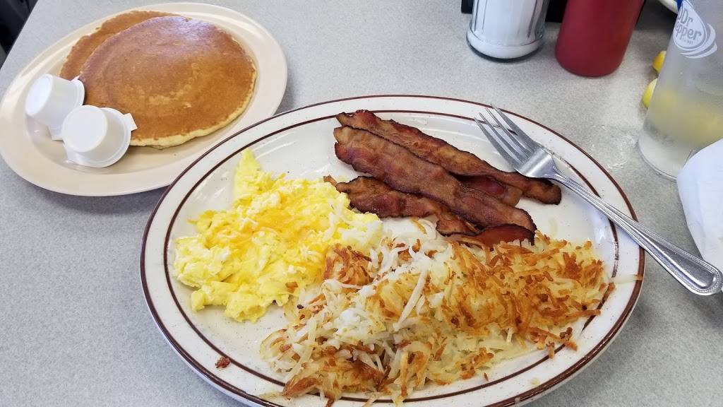 Moms Family Diner #2 | restaurant | 1530 N Elm Pl, Broken Arrow, OK 74012, USA | 9188934781 OR +1 918-893-4781