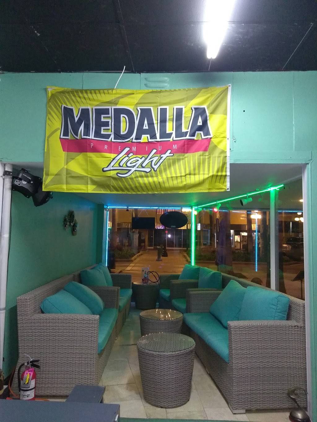 Coquitos | restaurant | 2020 Hollywood Blvd, Hollywood, FL 33020, USA | 9543973345 OR +1 954-397-3345