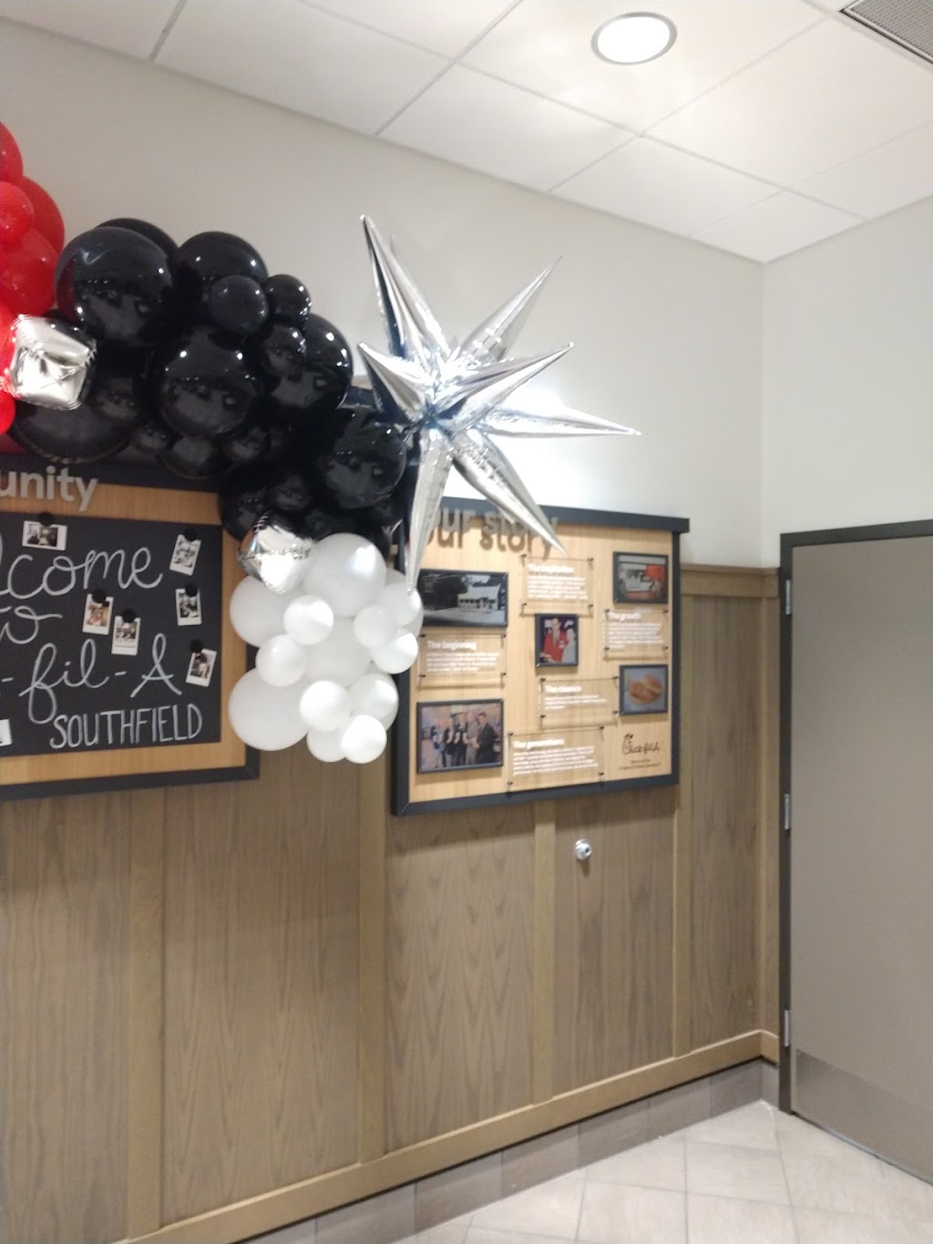 Chick-fil-A | restaurant | 28588 Telegraph Rd, Southfield, MI 48034, USA | 3136540410 OR +1 313-654-0410