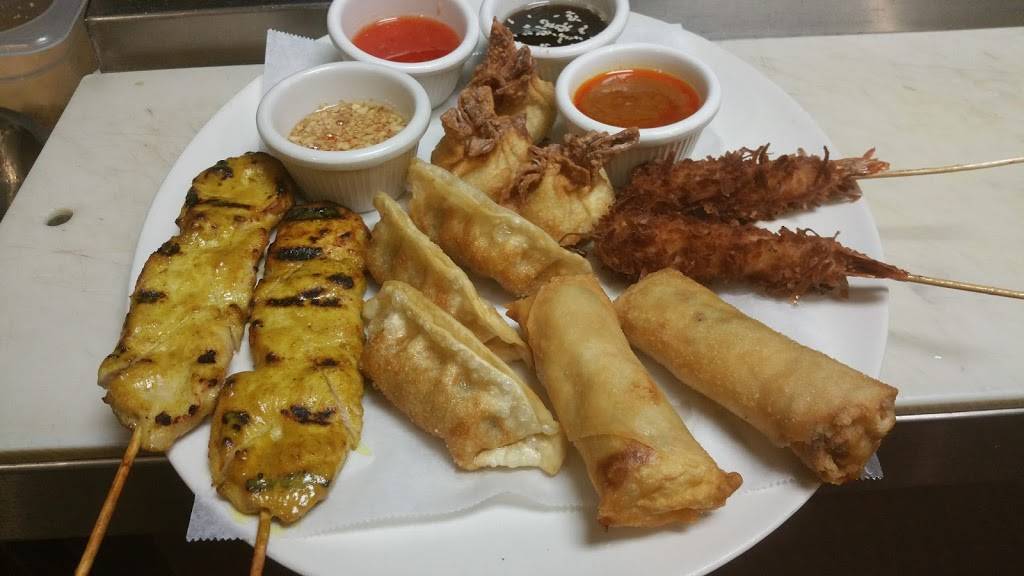 Royal Thai Bistro | restaurant | 2045 Mildred St W, Tacoma, WA 98466, USA | 2535649409 OR +1 253-564-9409