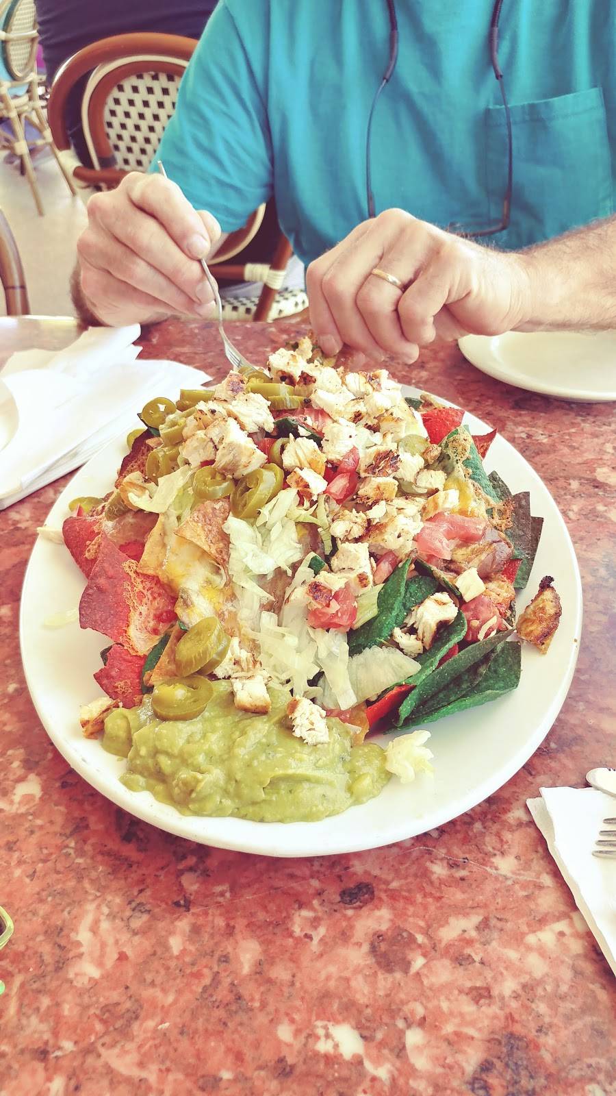 Two Drunken Goats | restaurant | 2509 N Ocean Ave, Riviera Beach, FL 33404, USA | 5614940201 OR +1 561-494-0201