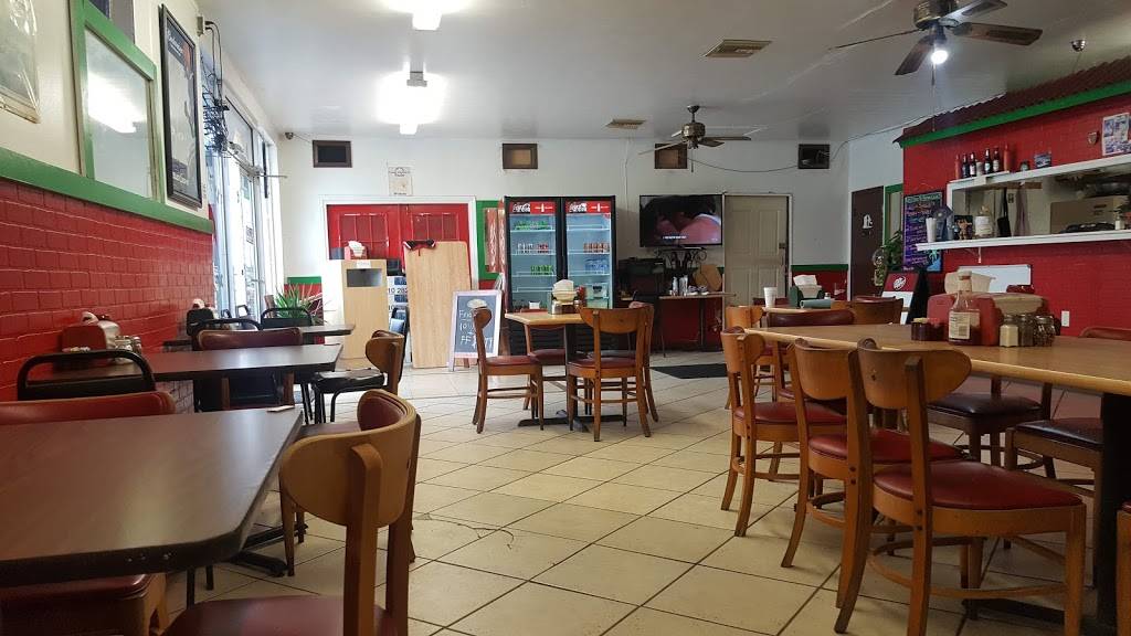 Luigis Pizza & Italian Restaurant | restaurant | 205 N Center St, Pierson, FL 32180, USA | 3867490970 OR +1 386-749-0970