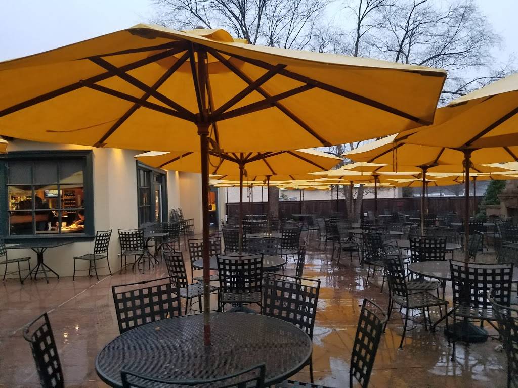 Village Tavern | restaurant | 1903 Westridge Rd, Greensboro, NC 27410, USA | 3362823063 OR +1 336-282-3063