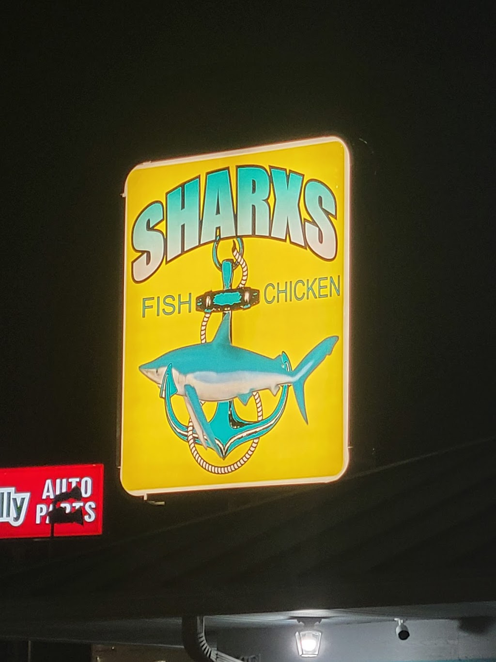 Sharxs Fish & Chicken | restaurant | 3040 Wabash Ave, Terre Haute, IN 47803, USA | 8122370041 OR +1 812-237-0041
