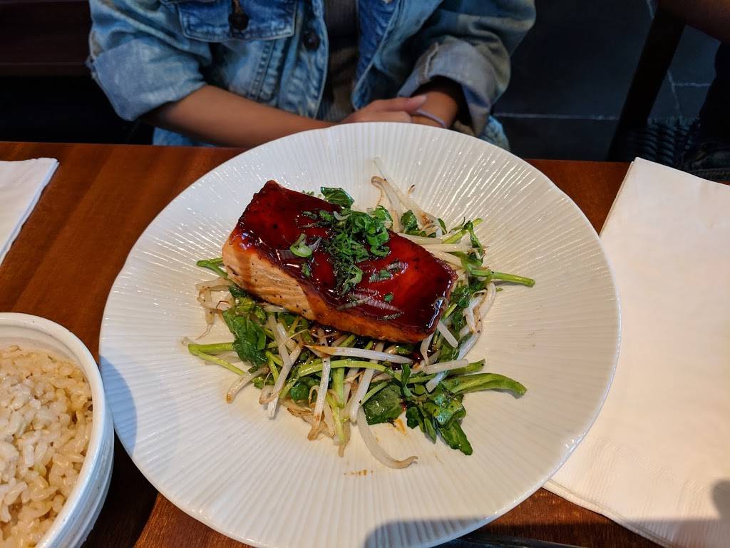 Blue Ribbon Sushi | restaurant | 15201 Palisades Village Lane, Los Angeles, CA 90272, USA | 3109079899 OR +1 310-907-9899