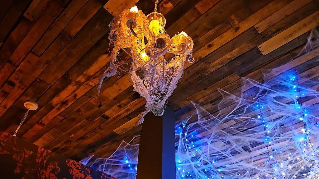 Scarlet Lane Brewing Irvington | restaurant | 5632 E Washington St, Irvington, IN 46219, USA | 3177576066 OR +1 317-757-6066