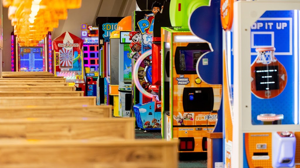 Chuck E. Cheese | restaurant | 3886 Morse Rd, Columbus, OH 43230, USA | 3802193838 OR +1 380-219-3838