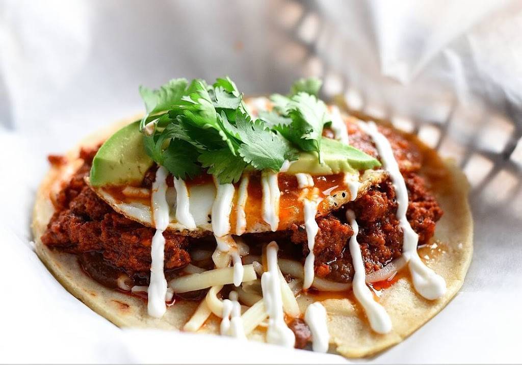 Fusion Taco Canteen & Cocktails | restaurant | 4706 N Main St, Houston, TX 77009, USA | 7134222992 OR +1 713-422-2992