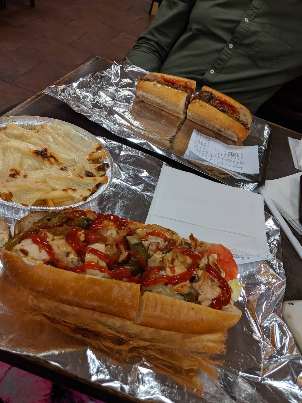 Ishkabibbles II | meal takeaway | 517 South St, Philadelphia, PA 19147, USA | 2159220494 OR +1 215-922-0494