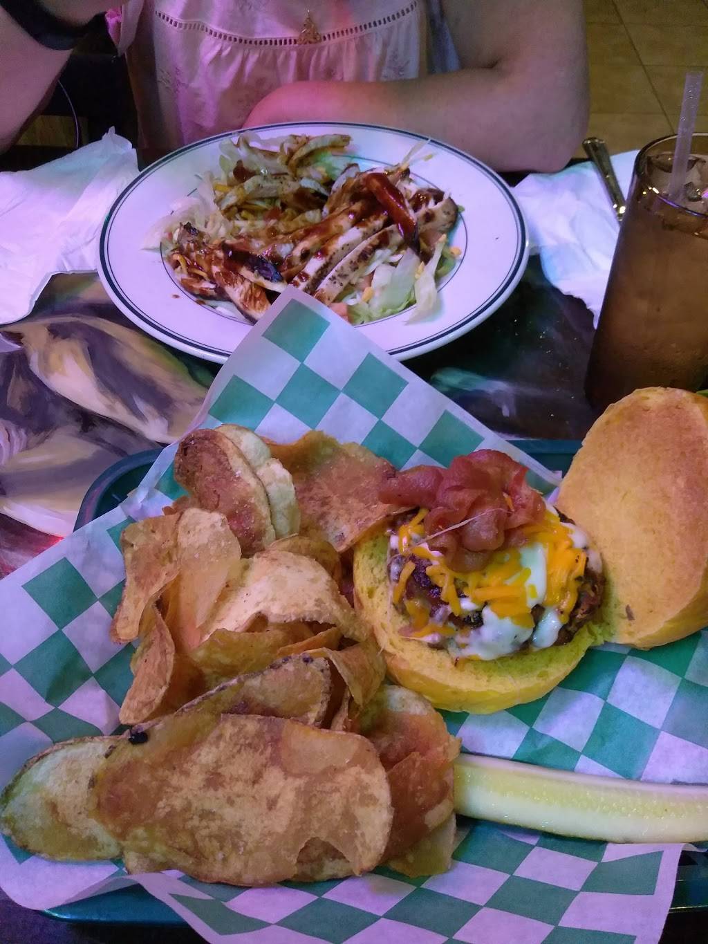 Flanagans Tavern | restaurant | 3932 Amboy Rd, Staten Island, NY 10308, USA | 7183565511 OR +1 718-356-5511