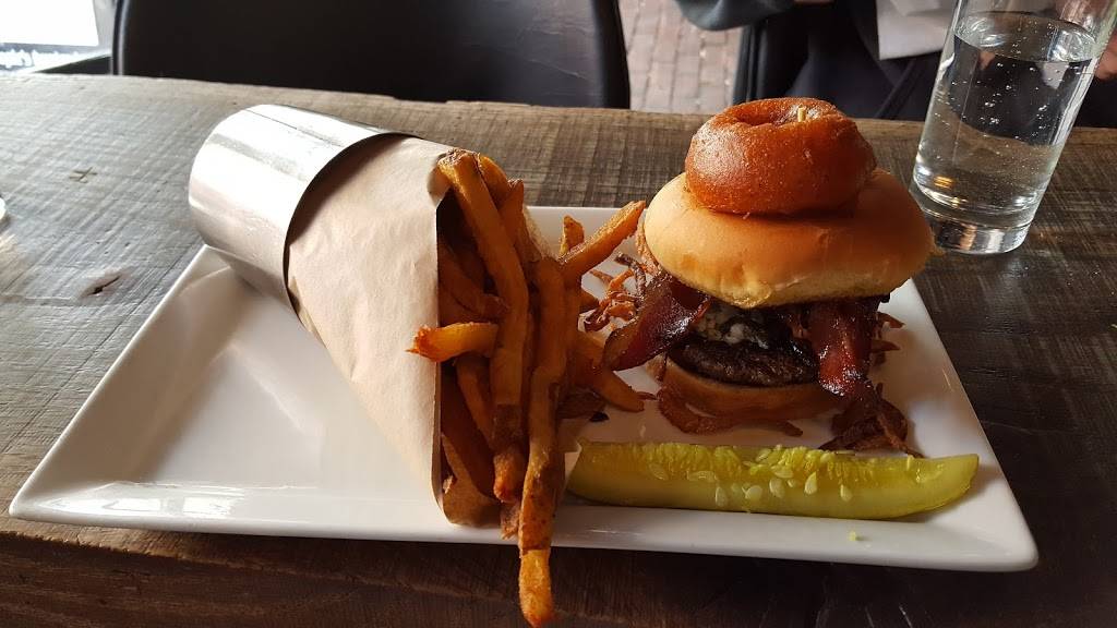Citizen Burger Bar | restaurant | 212 E Main St, Charlottesville, VA 22902, USA | 4349799944 OR +1 434-979-9944