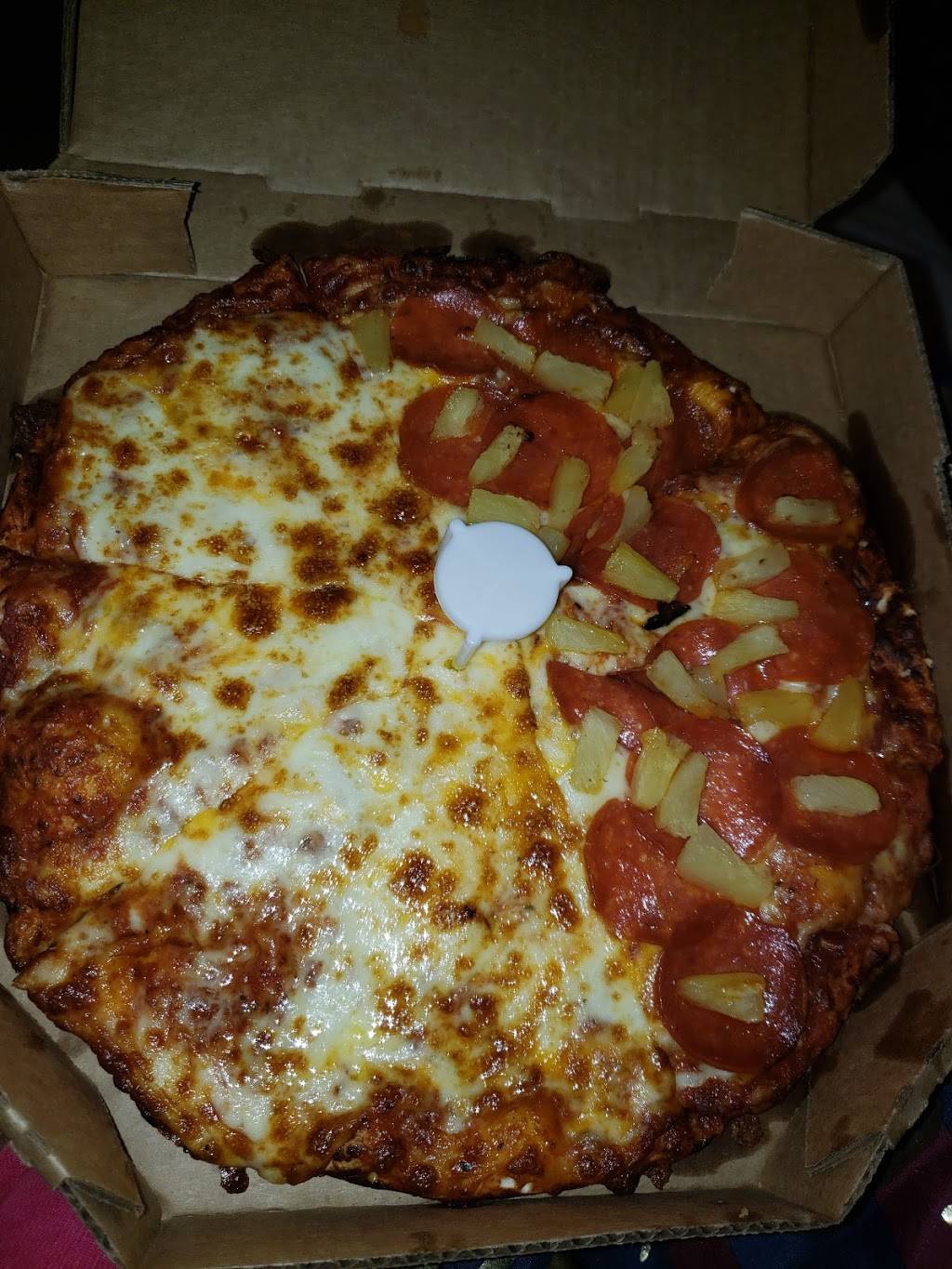 Round Table Pizza | meal delivery | 5110 Laguna Blvd, Elk Grove, CA 95758, USA | 9166846200 OR +1 916-684-6200