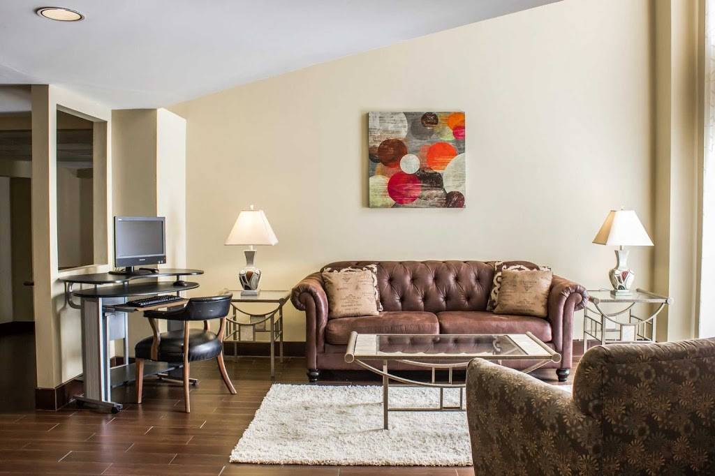 Quality Inn & Suites | restaurant | 4941 Raleigh Rd Pkwy W, Wilson, NC 27893, USA | 2522916400 OR +1 252-291-6400