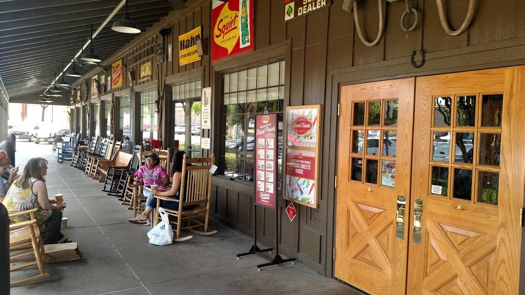 Cracker Barrel Old Country Store | restaurant | 1421, Interstate 35E, 1421 N N Beckley Ave, DeSoto, TX 75115, USA | 9722243004 OR +1 972-224-3004