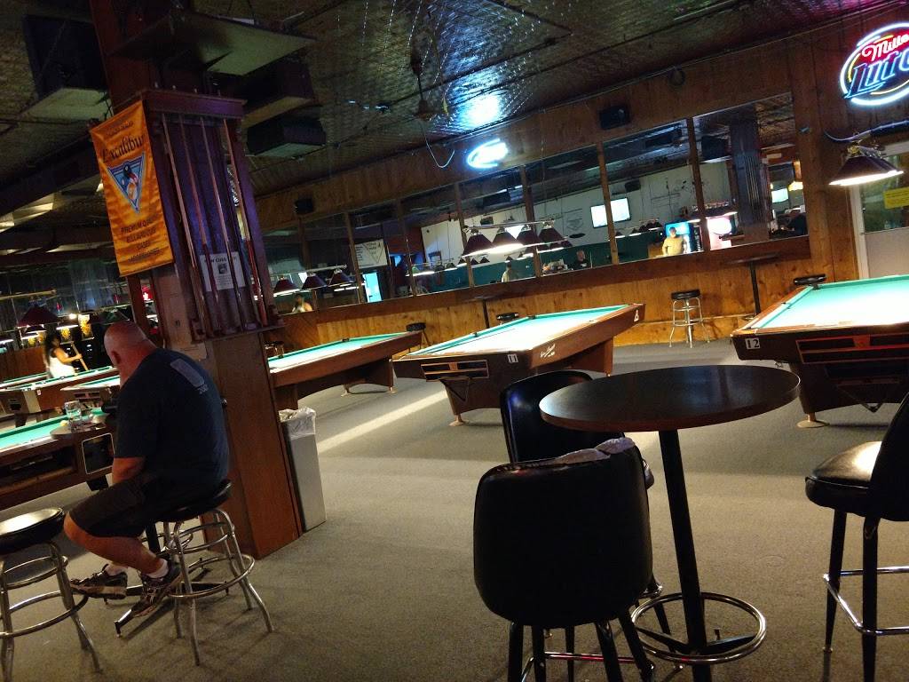 Rockford Billiard Cafe | restaurant | 1436 N Main St, Rockford, IL 61103, USA | 8159620957 OR +1 815-962-0957
