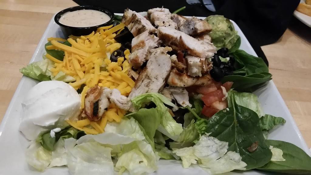 Bostons Restaurant & Sports Bar | restaurant | 3301 Centre Blvd, Lansing, MI 48912, USA | 5174892200 OR +1 517-489-2200