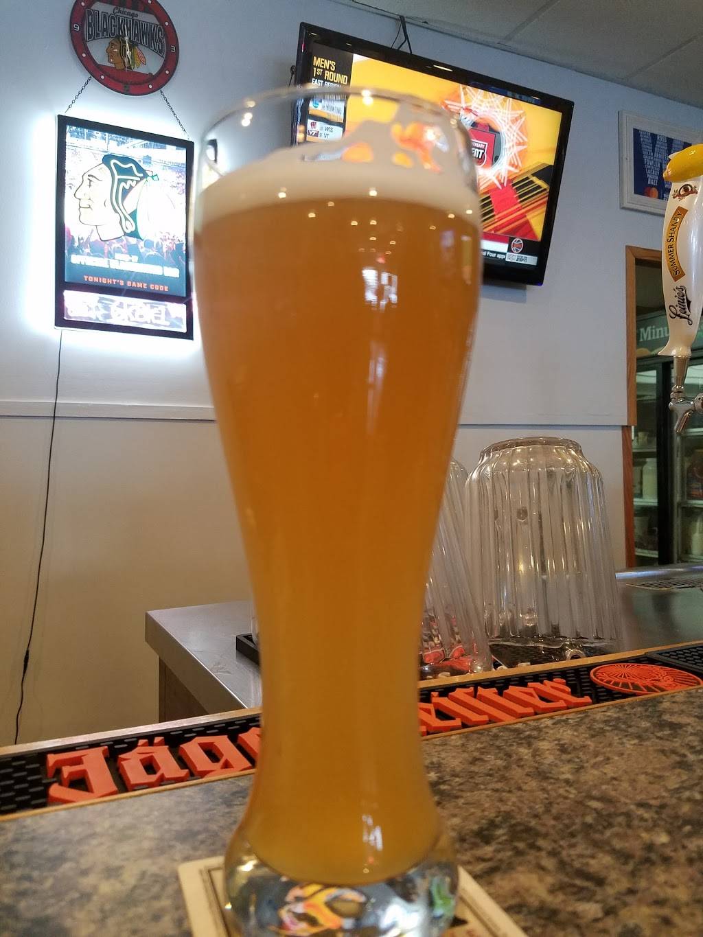 Chrissys Gaming Bar & Grill | restaurant | 552 N Gary Ave, Carol Stream, IL 60188, USA | 6307657131 OR +1 630-765-7131