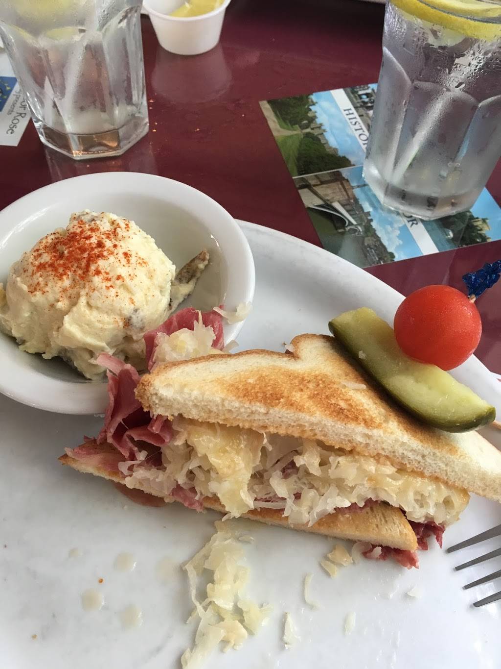 The Windsor Rose Restaurant and British Tea Room | cafe | 142 W 4th Ave, Mt Dora, FL 32757, USA | 3527352551 OR +1 352-735-2551