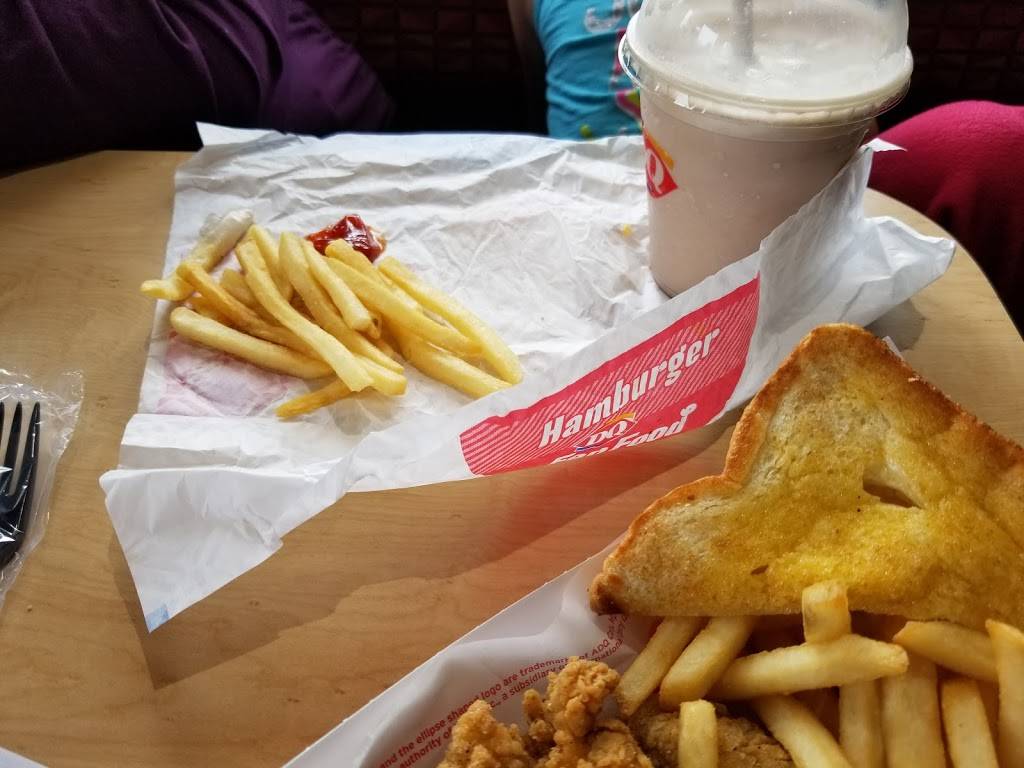 Dairy Queen Grill & Chill | restaurant | 1303 N Wayne St, Angola, IN 46703, USA | 2603194436 OR +1 260-319-4436