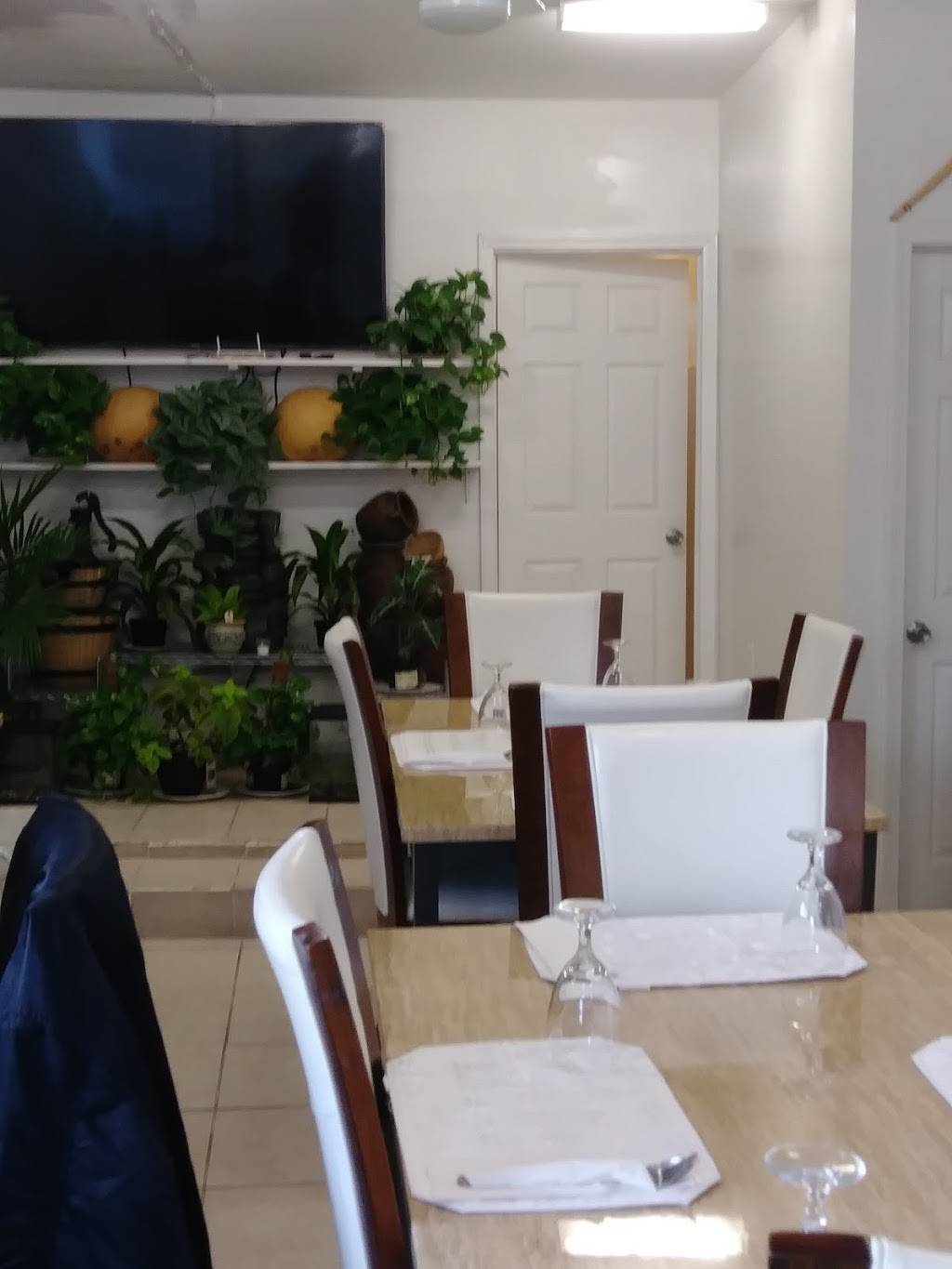 Sonias Kitchen | restaurant | 6451 Grays Ave, Philadelphia, PA 19142, USA | 2159216591 OR +1 215-921-6591