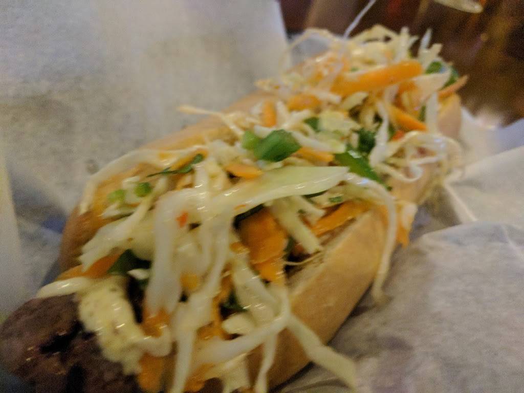 Links Taproom | restaurant | 1559 N Milwaukee Ave, Chicago, IL 60622, USA | 7733607692 OR +1 773-360-7692