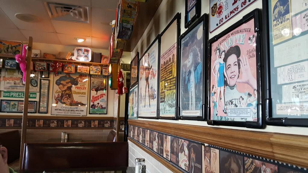 Lindys Chili & Gerties Ice Cream | restaurant | 100 W Commercial St, Morris, IL 60450, USA | 8159410352 OR +1 815-941-0352