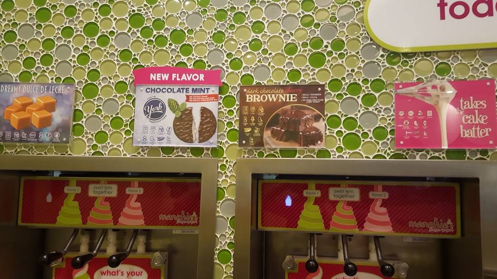 Menchies Frozen Yogurt | bakery | 5944 Telegraph Rd, Ventura, CA 93003, USA | 8054779725 OR +1 805-477-9725