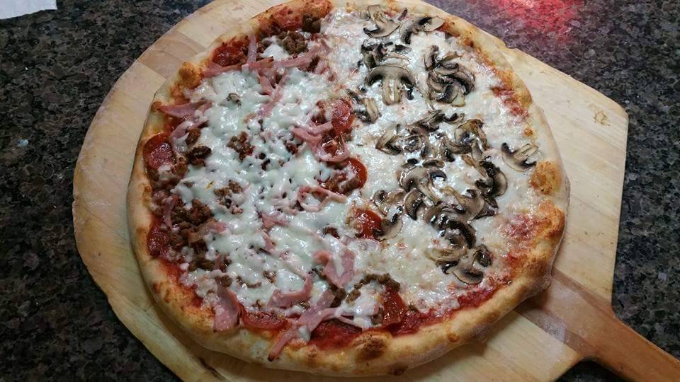 Selvinos Pizza | meal delivery | 5711 Bowden Rd #7, Jacksonville, FL 32216, USA | 9047397900 OR +1 904-739-7900
