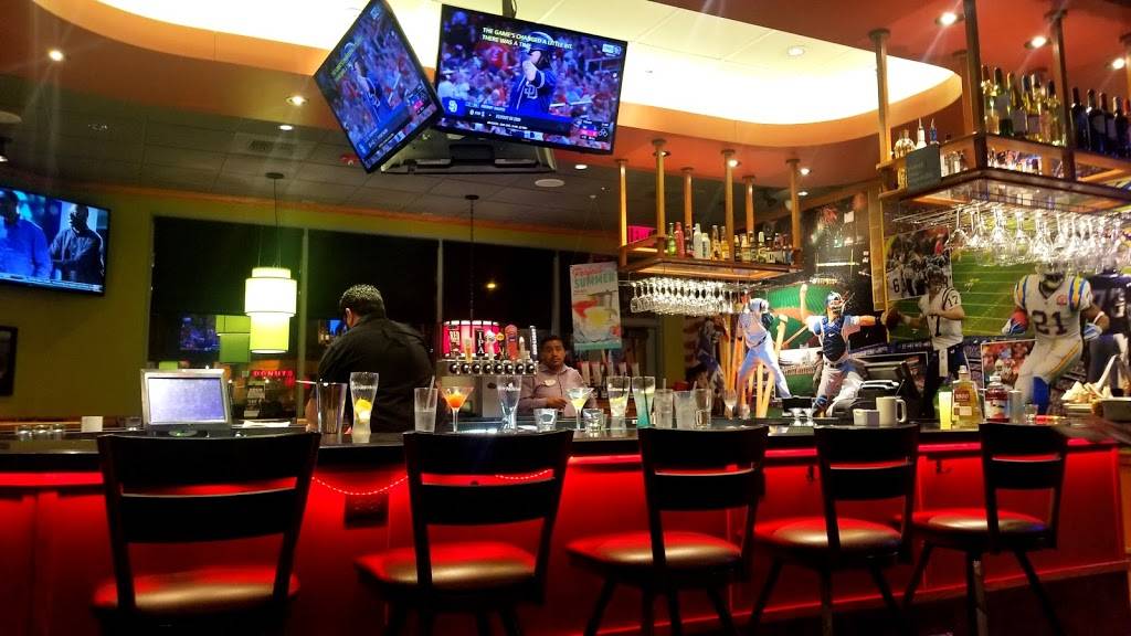 Applebees Grill + Bar | restaurant | 610 Palomar St, Chula Vista, CA 91911, USA | 6195854753 OR +1 619-585-4753