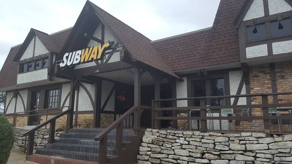 Subway Restaurants | restaurant | 916 Six Flags Dr, Arlington, TX 76010, USA | 8173855272 OR +1 817-385-5272