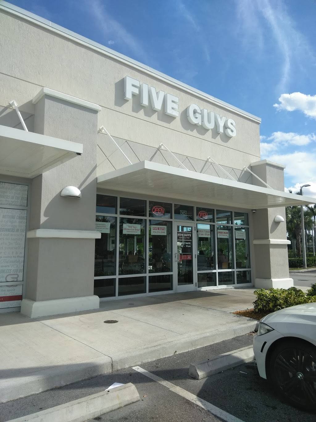Five Guys | meal takeaway | 15651 Pines Blvd, Pembroke Pines, FL 33027, USA | 9542513048 OR +1 954-251-3048
