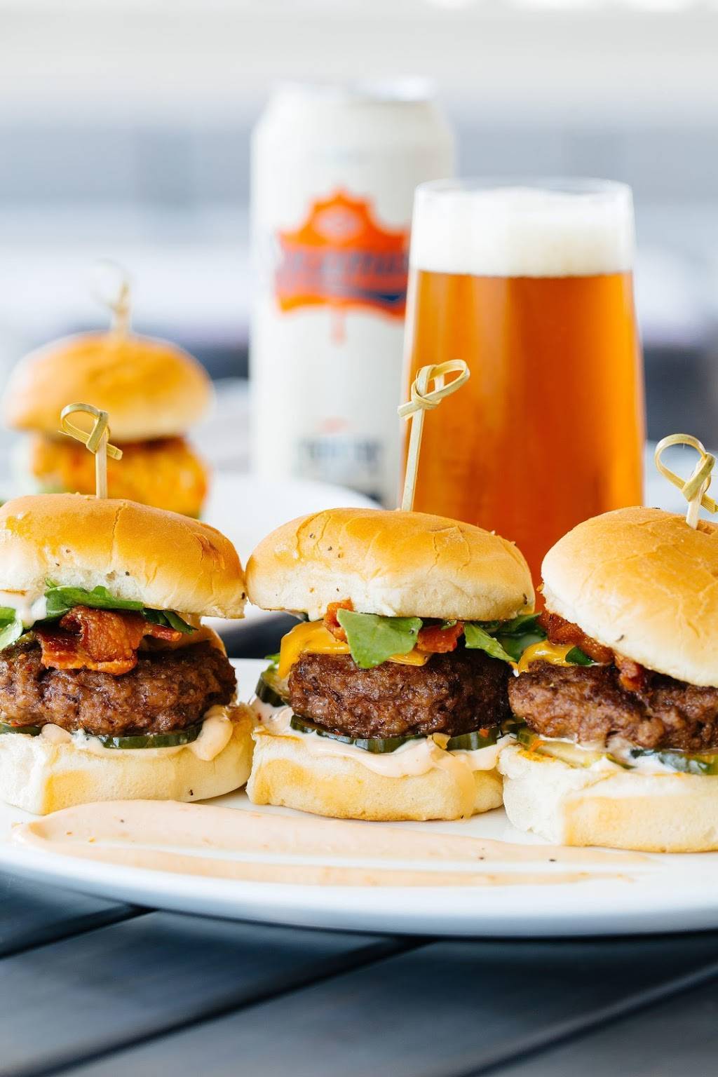 Nuvole Rooftop TwentyTwo | restaurant | 220 E Trade St Suite 2200, Charlotte, NC 28202, USA | 9809609800 OR +1 980-960-9800