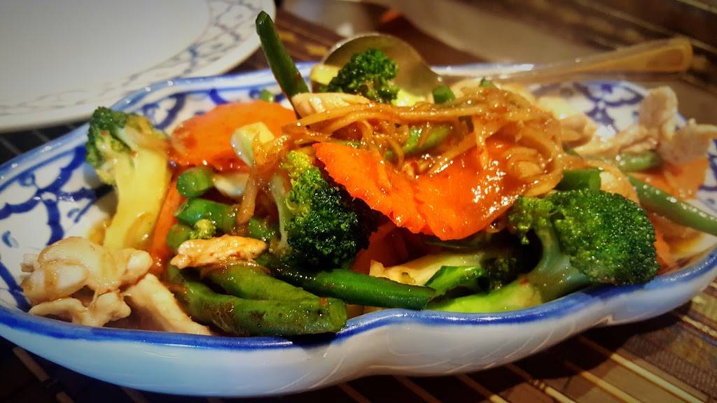 Sabai Thai Cuisine | restaurant | 4055 Carling Ave, Kanata, ON K2K 2A4, Canada | 6132718885 OR +1 613-271-8885