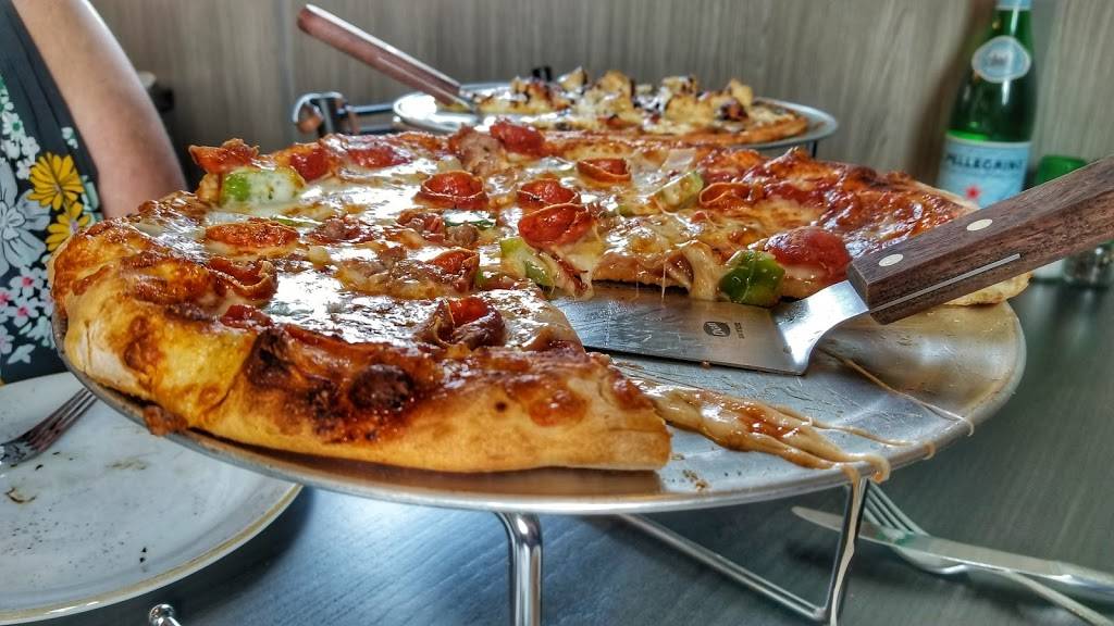 Licaris Sicilian Pizza Kitchen-No.2 | restaurant | 3627 Baldwin St, Hudsonville, MI 49426, USA | 6167773100 OR +1 616-777-3100