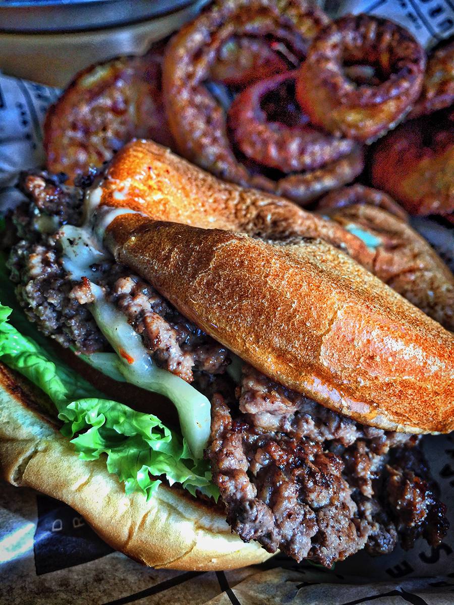 Wayback Burgers | restaurant | 1735 John B White Sr Blvd, Spartanburg, SC 29301, USA | 8645740999 OR +1 864-574-0999