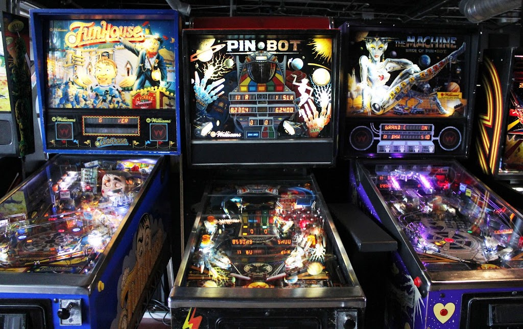 Free Play Arcade - Arlington | restaurant | 400 E South St, Arlington, TX 76010, USA | 8172428483 OR +1 817-242-8483