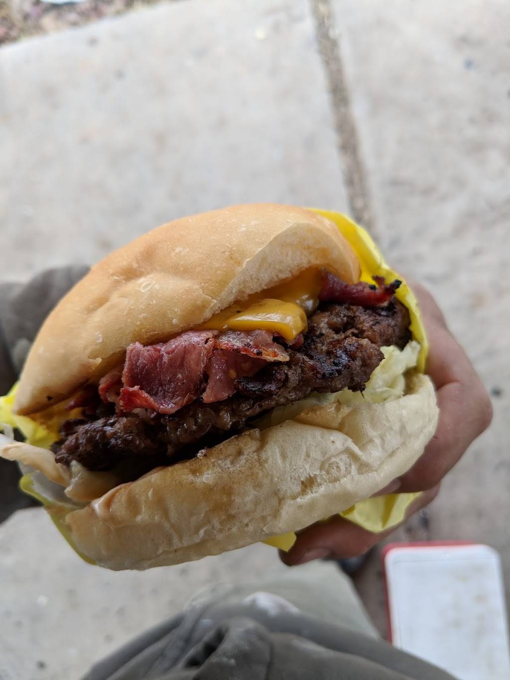 Burger Junction | restaurant | 7900 Florin Rd # 5, Sacramento, CA 95828, USA | 9163934420 OR +1 916-393-4420