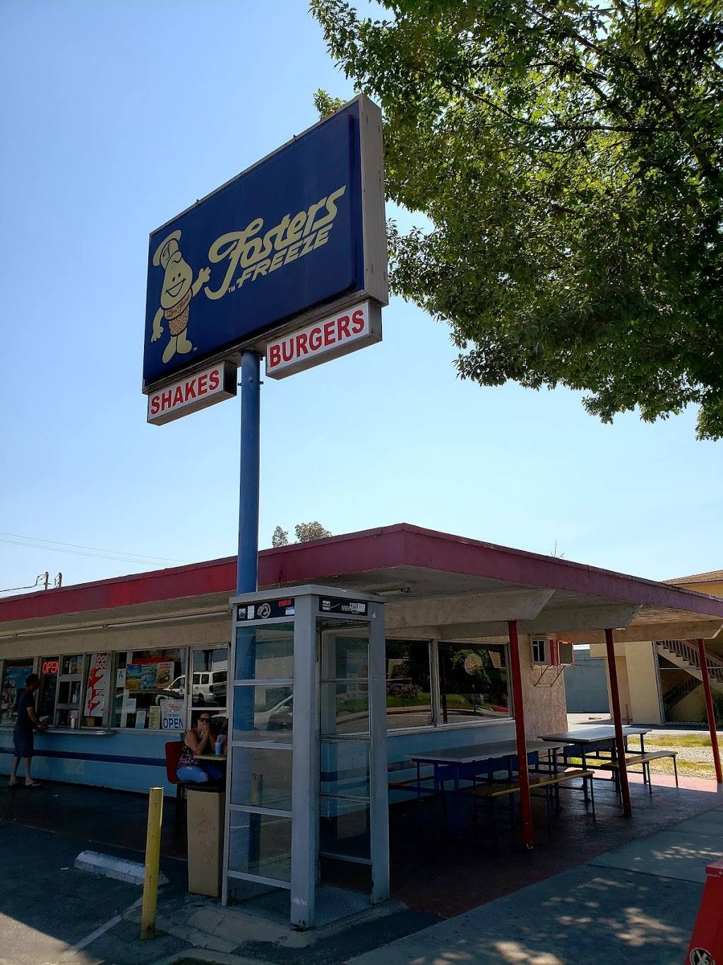 Fosters Freeze | restaurant | 418 W Foothill Blvd, Glendora, CA 91740, USA | 6263359413 OR +1 626-335-9413