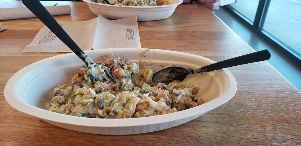 Chipotle Mexican Grill | restaurant | 3901 Old Forest Rd #101, Lynchburg, VA 24501, USA | 4343850328 OR +1 434-385-0328