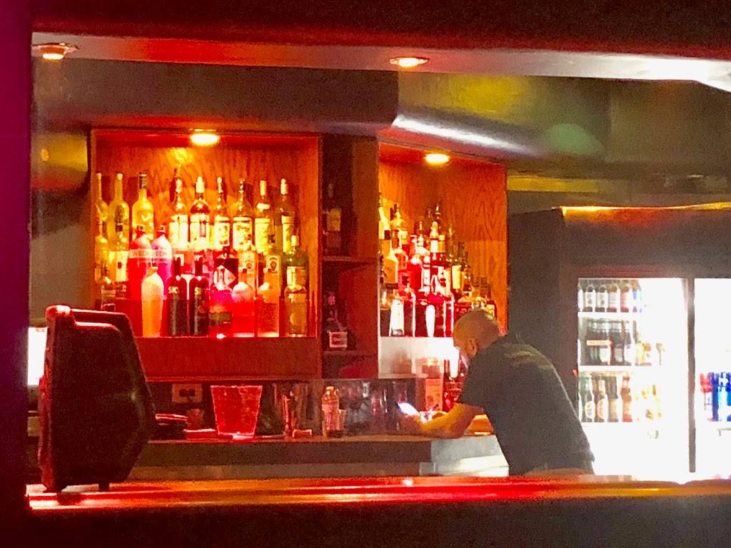 Oscars Cafe & Bar | restaurant | 125 E Tahquitz Canyon Way #108, Palm Springs, CA 92262, USA | 7603251188 OR +1 760-325-1188