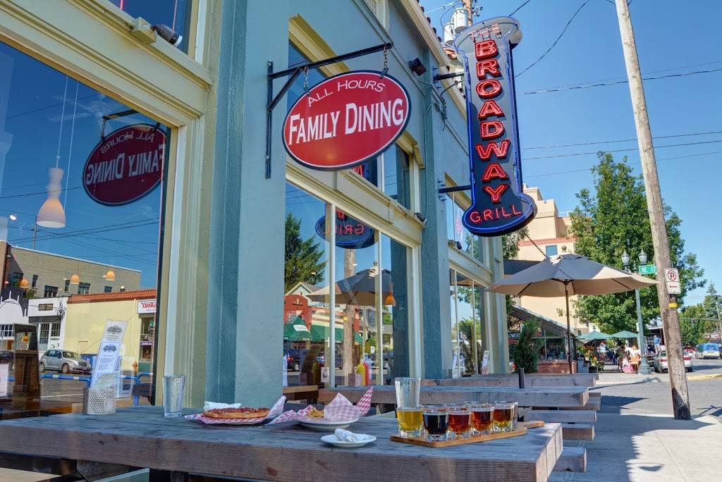 The Broadway Grill & Brewery | restaurant | 1700 NE Broadway St, Portland, OR 97232, USA | 5032844460 OR +1 503-284-4460