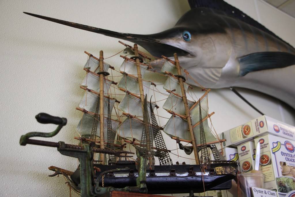 Capn Cat Clam Bar | restaurant | 700 Haddonfield-Berlin Rd, Voorhees Township, NJ 08043, USA | 8564352287 OR +1 856-435-2287