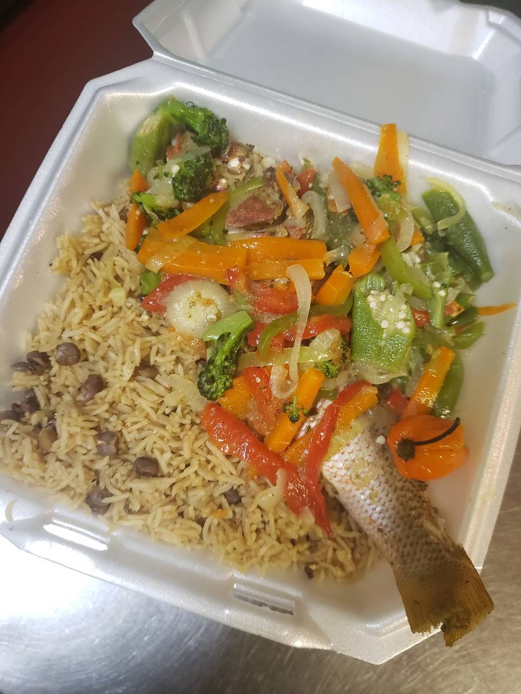 Love Birds Jerk Spot | restaurant | 6311 Silver Star Rd #20, Orlando, FL 32818, USA | 3212475214 OR +1 321-247-5214