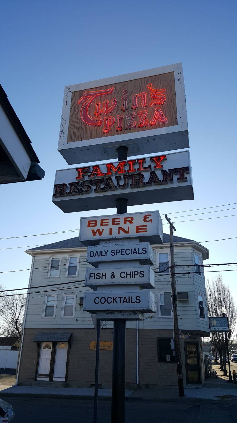 Twins Pizza | restaurant | 1000 Mineral Spring Ave, North Providence, RI 02904, USA | 4017260549 OR +1 401-726-0549